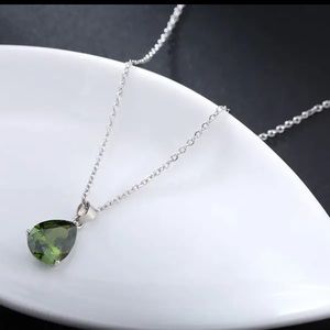 Pear-Shaped Peridot Crown Pendant in Sterling Silver